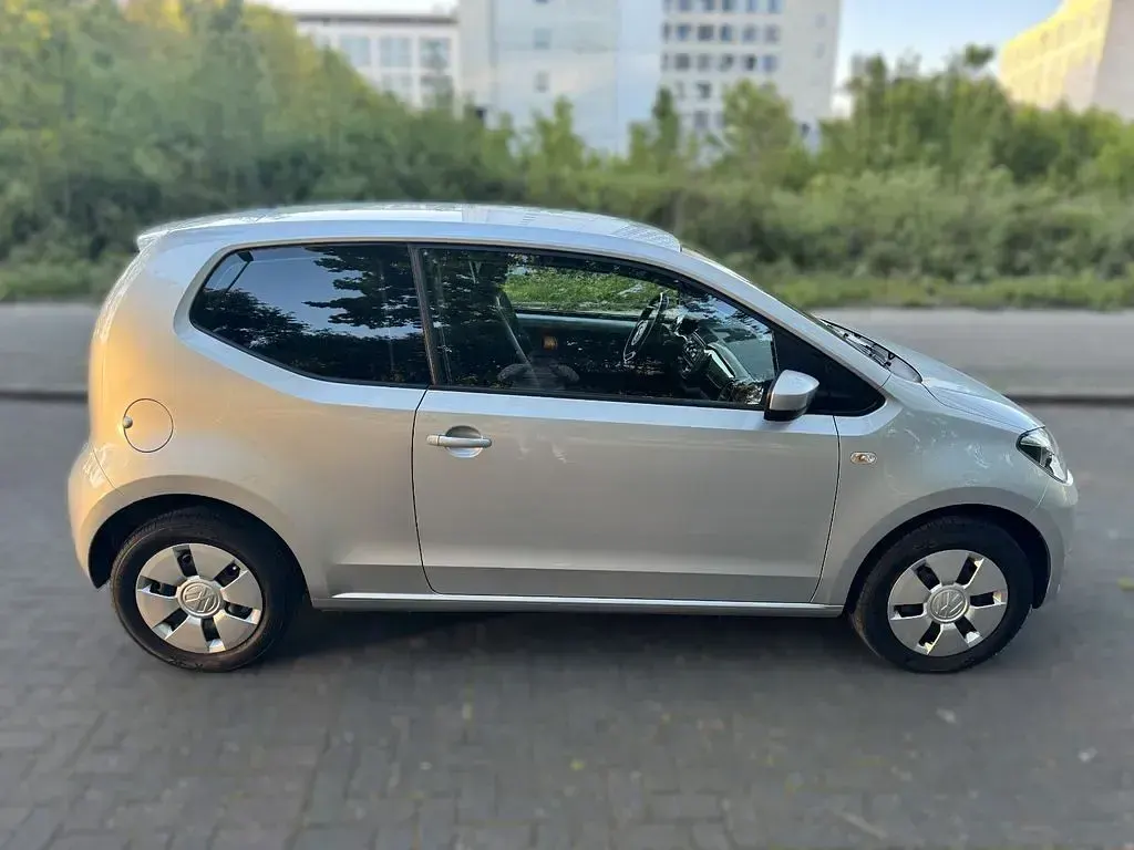 Second-hand VW up! high up! 75 CP (55 kW) 2012 Argintiu Hatchback