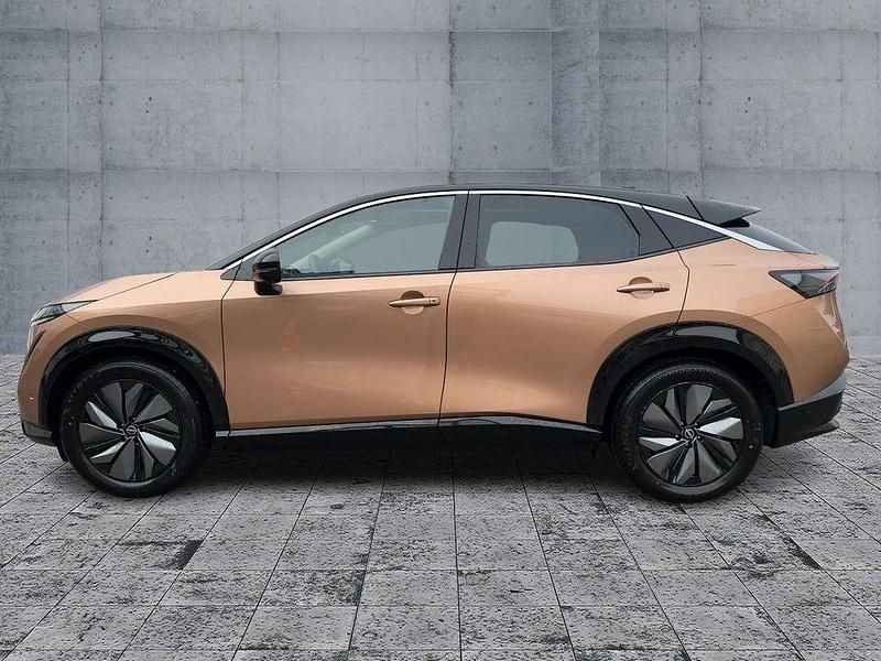 Neu Nissan Ariya Evolve 177 kW (242 PS) 2025 Akatsuki copper/pearl black SUV