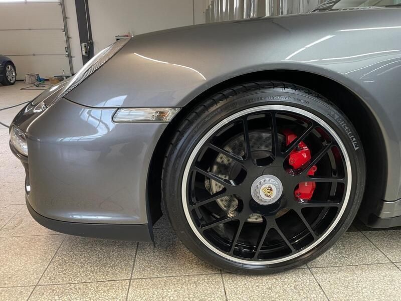 Grau Gebraucht 2011 Porsche 911 Carrera GTS Coupé | 84.911 € - Bild 1/4