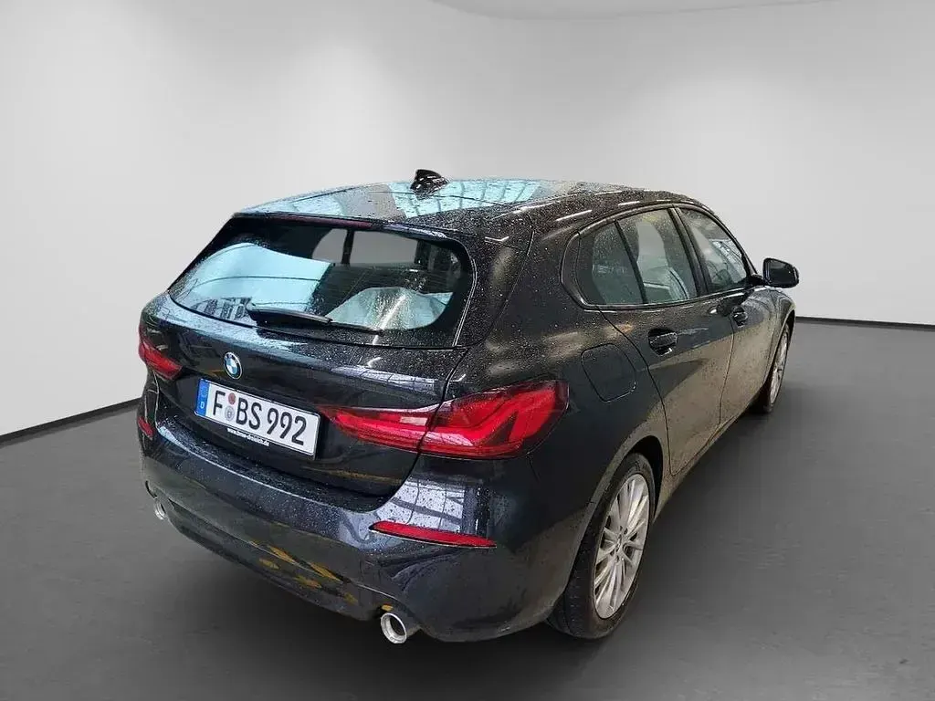 Gebraucht BMW 120 Advantage 190 PS (139 kW) 2023 Schwarz (metallic) Limousine