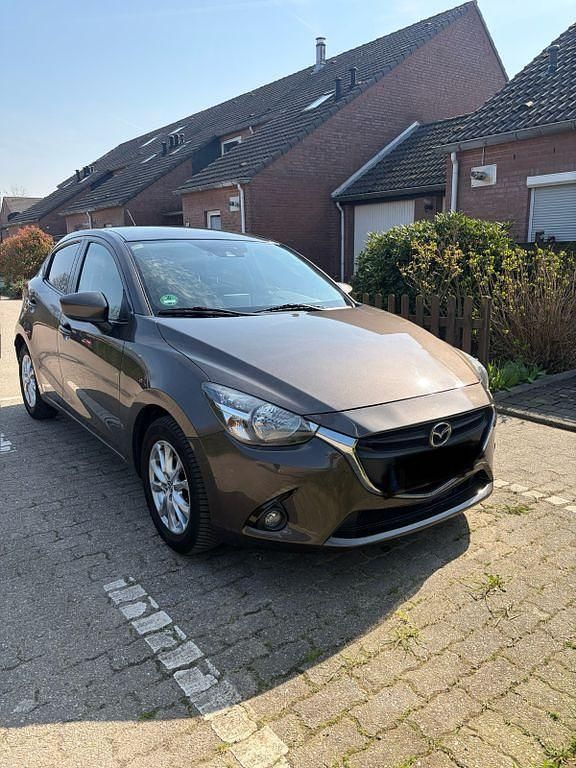Gebraucht Mazda 2 Center-Line 105 PS (77 kW) 2016 Braun Limousine