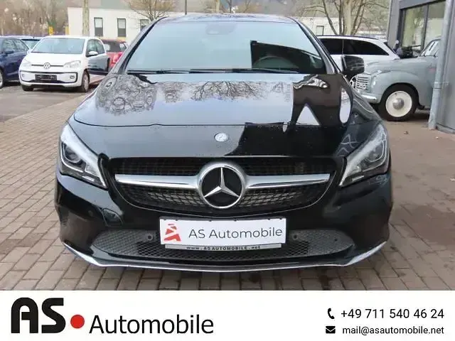 Gebraucht Mercedes CLA180 Shooting Brake 122 PS (89 kW) 2017 Schwarz Kombi