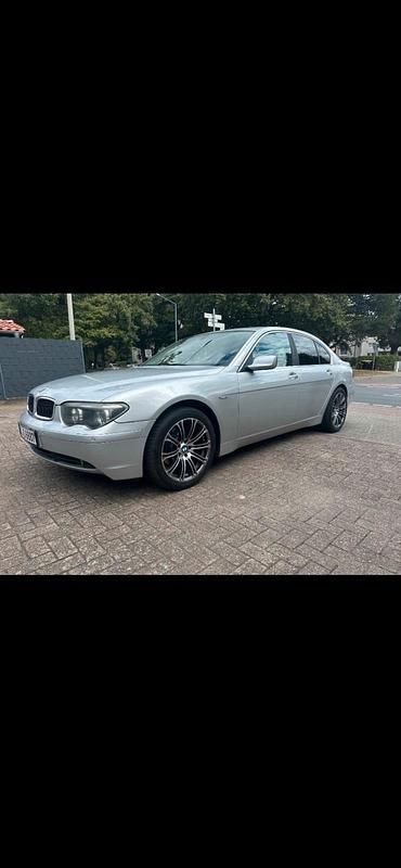 Gebraucht BMW 735 272 PS (200 kW) 2002 Silber Limousine