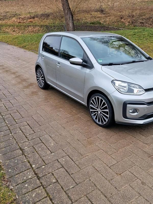 Gebraucht VW up! high up! 90 PS (66 kW) 2016 Grau Kleinwagen