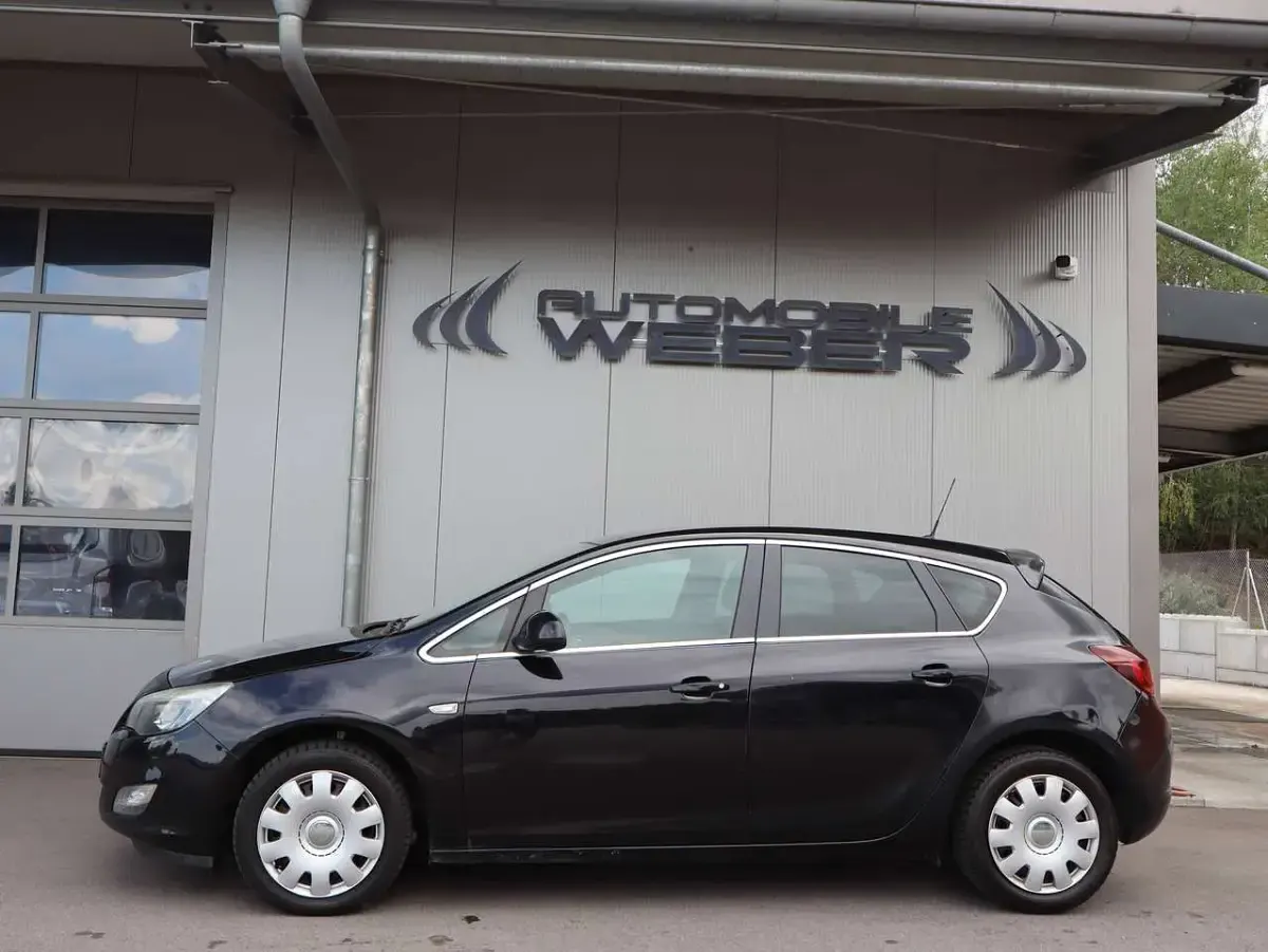 Gebraucht Opel Astra Sport 125 PS (91 kW) 2011 Black sapphire Limousine