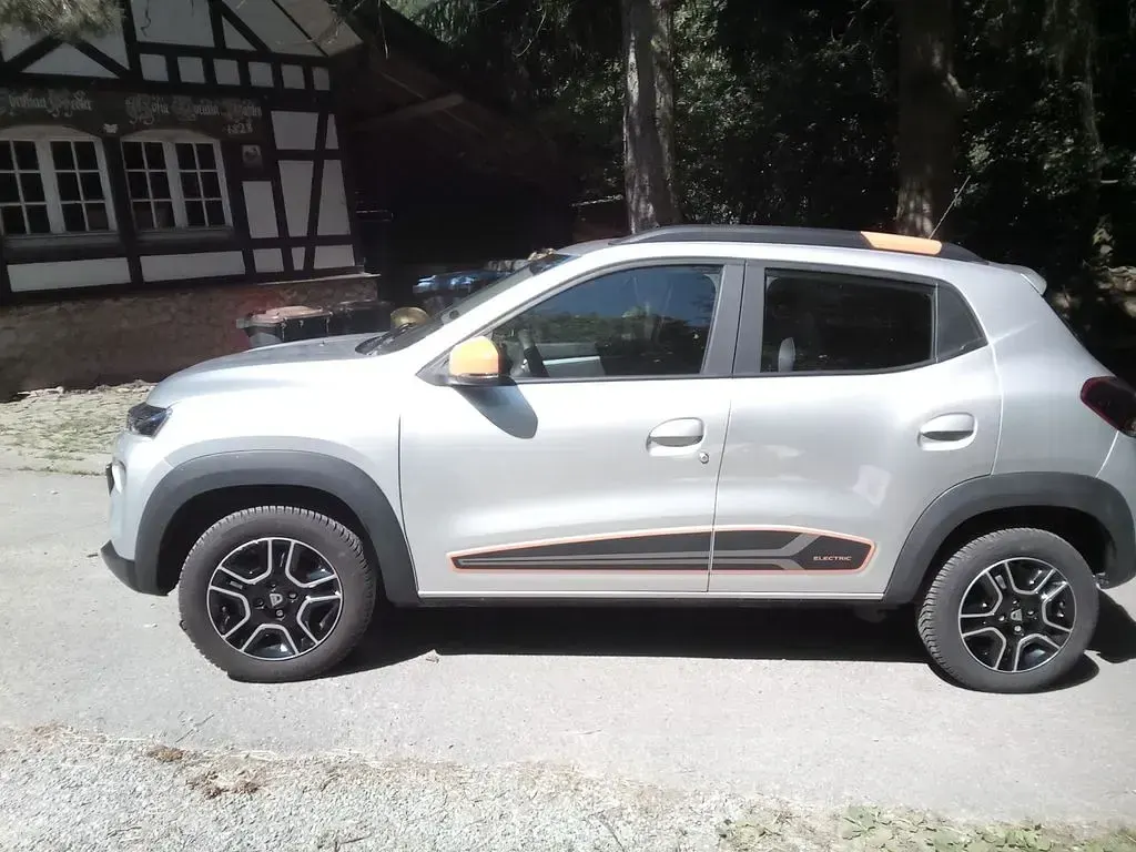 Gebraucht Dacia Spring Comfort Plus 33 kW (45 PS) 2022 Silber Kleinwagen
