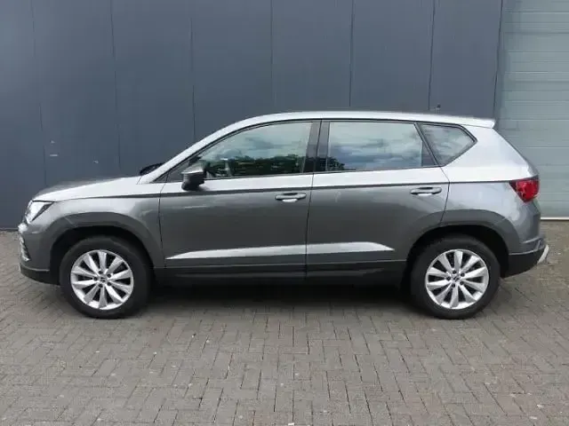 Usado Seat Ateca Style 150 CV (110 kW) 2023 Gris SUV