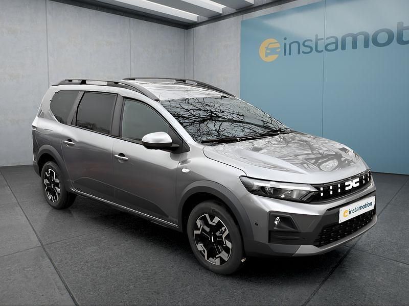 Neu Dacia Jogger 110 PS (80 kW) 2025 Grau Van / Kleinbus