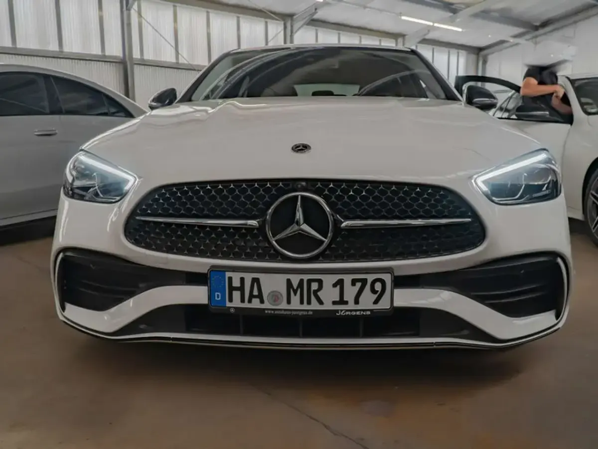 Gebraucht Mercedes C180 AMG 170 PS (125 kW) 2025 Weiss unilack polarweiß Limousine