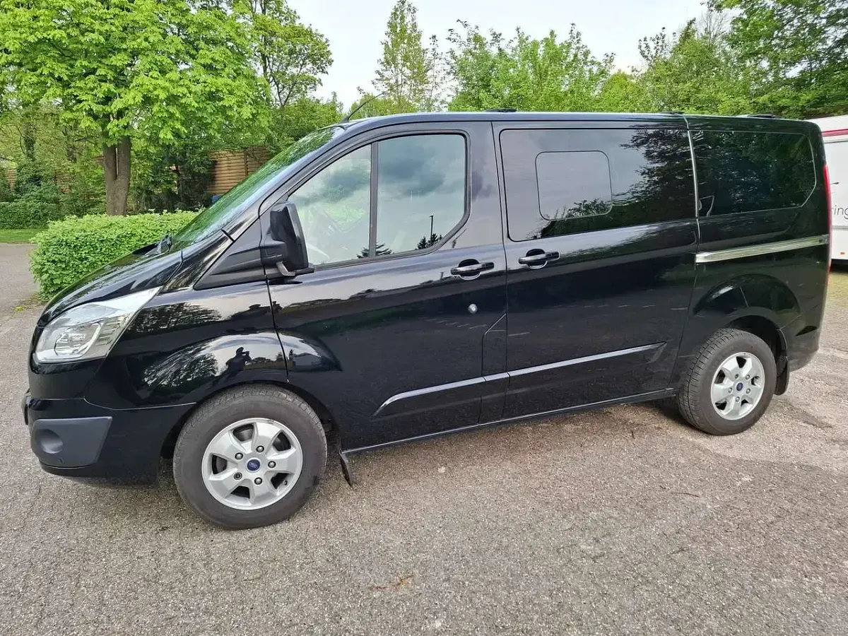 Gebraucht Ford Transit Custom Titanium 170 PS (125 kW) 2017 Schwarz Kombi