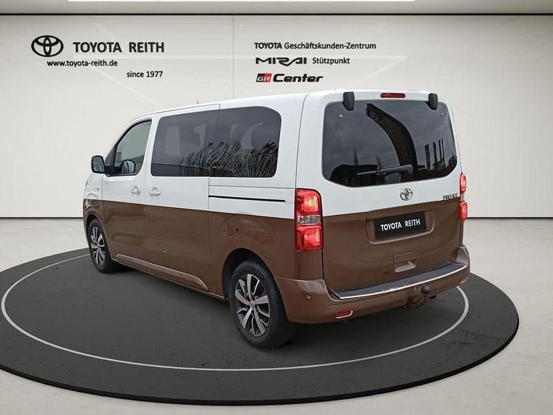 Gebraucht Toyota Proace Verso Basis 177 PS (130 kW) 2018 Weiß Kombi