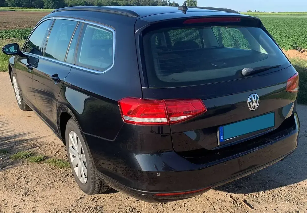 Gebraucht VW Passat Comfortline 150 PS (110 kW) 2015 Schwarz Kombi