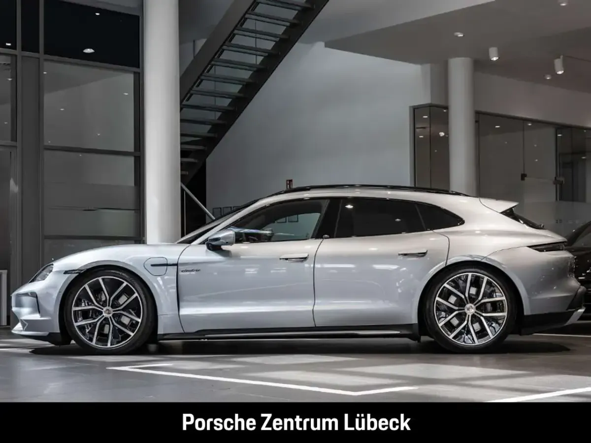 Neu Porsche Taycan 4S Black Edition 439 kW (598 PS) 2026 Silber Limousine