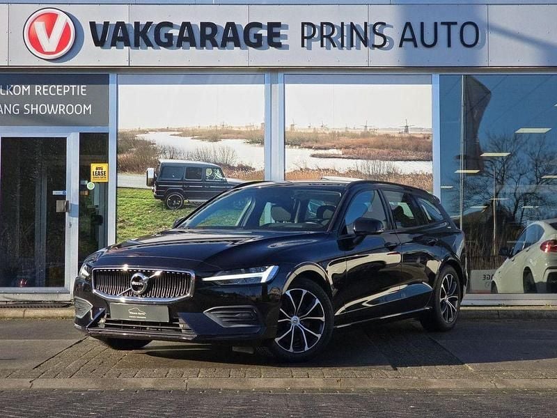 Gebraucht Volvo V60 Momentum 2020 Schwarz Kombi