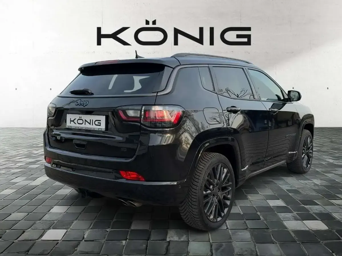 Gebraucht Jeep Compass 241 PS (177 kW) 2022 Carbon black SUV