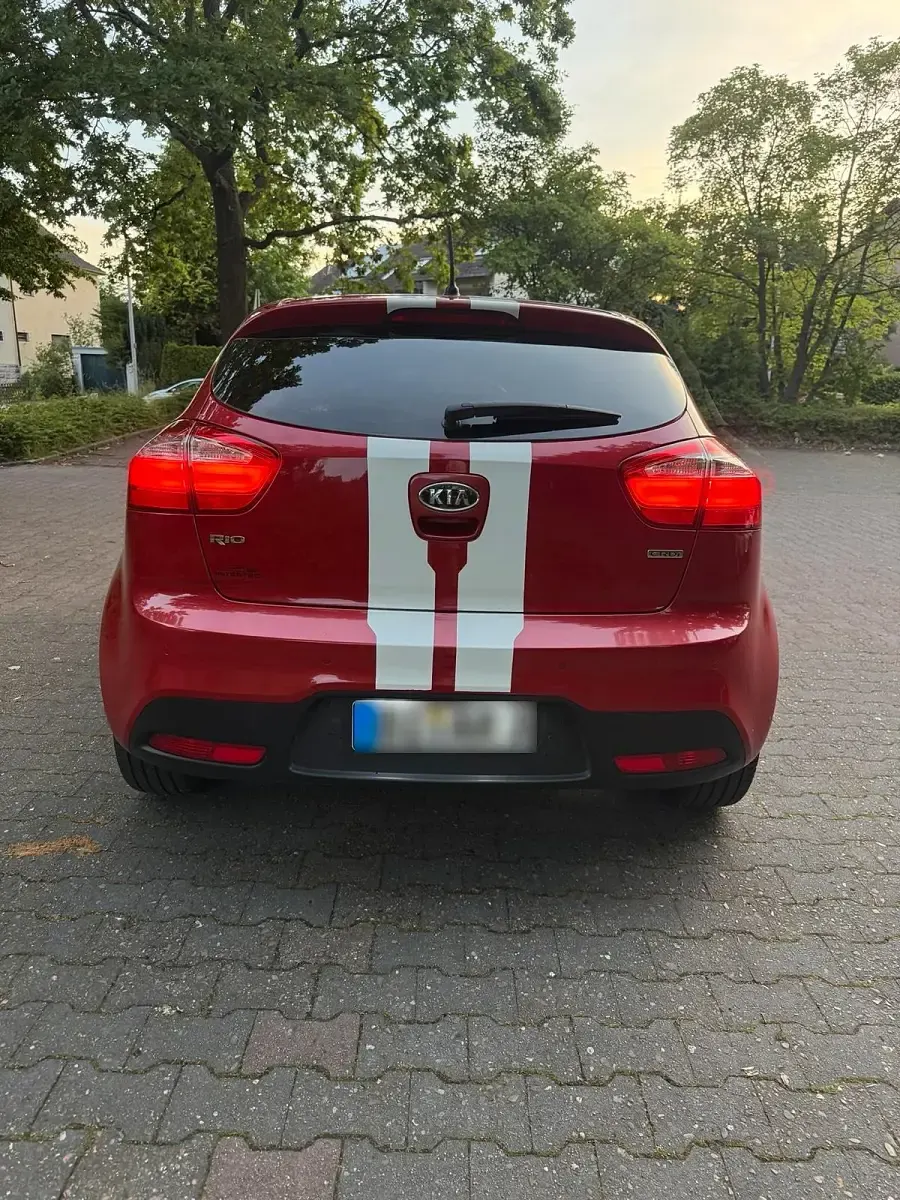 Gebraucht Kia Rio 90 PS (66 kW) 2011 Rot Kleinwagen