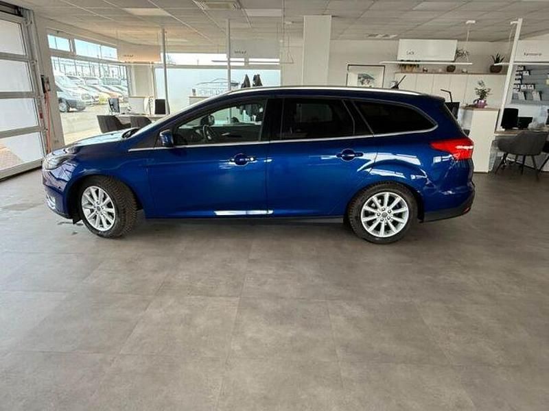 Gebraucht Ford Focus Titanium 125 PS (91 kW) 2017 Blau Limousine