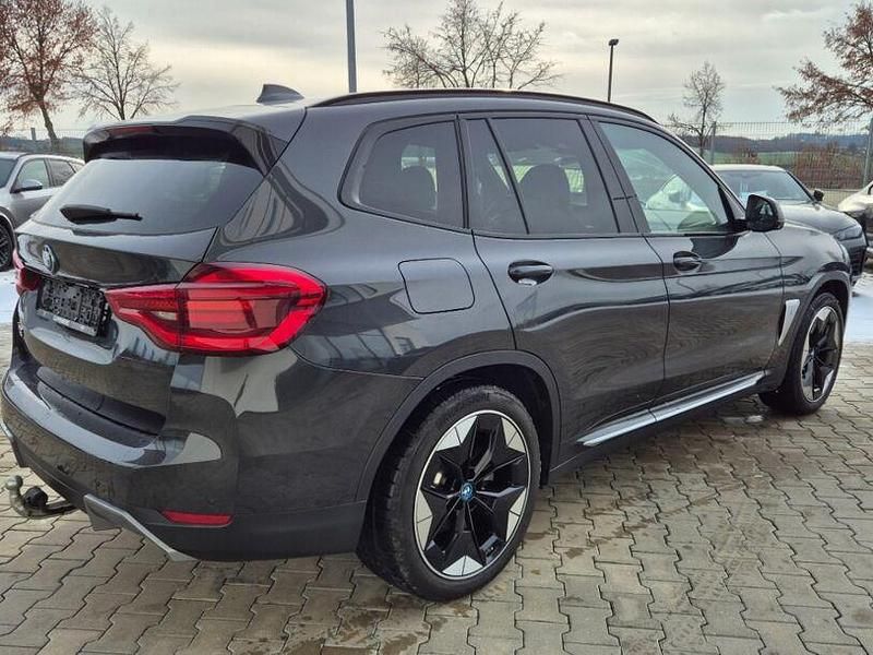 Gebraucht BMW iX3 Impressive 210 kW (286 PS) 2021 Sophistograu brillanteffekt me SUV