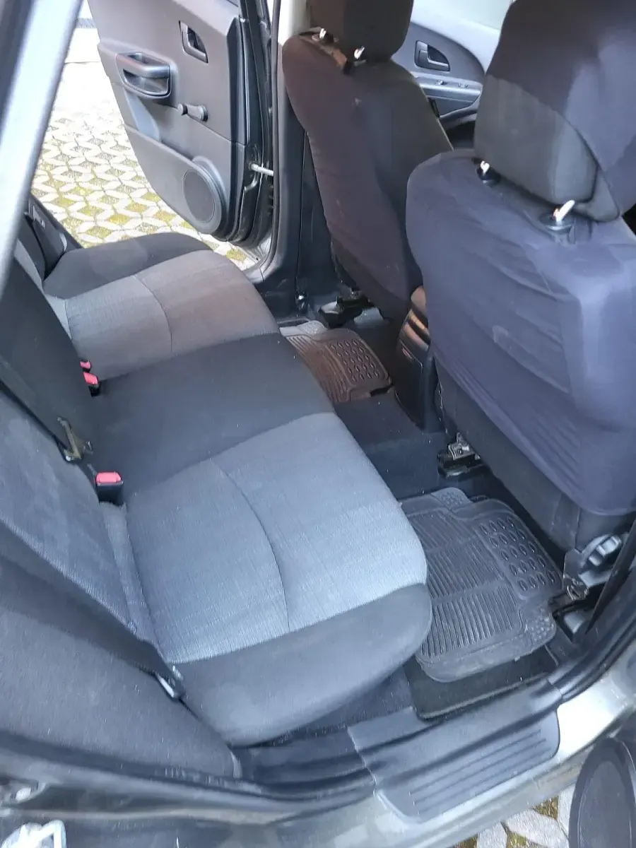 Używany Kia Ceed 90 KM (66 kW) 2010 Szary Hatchback