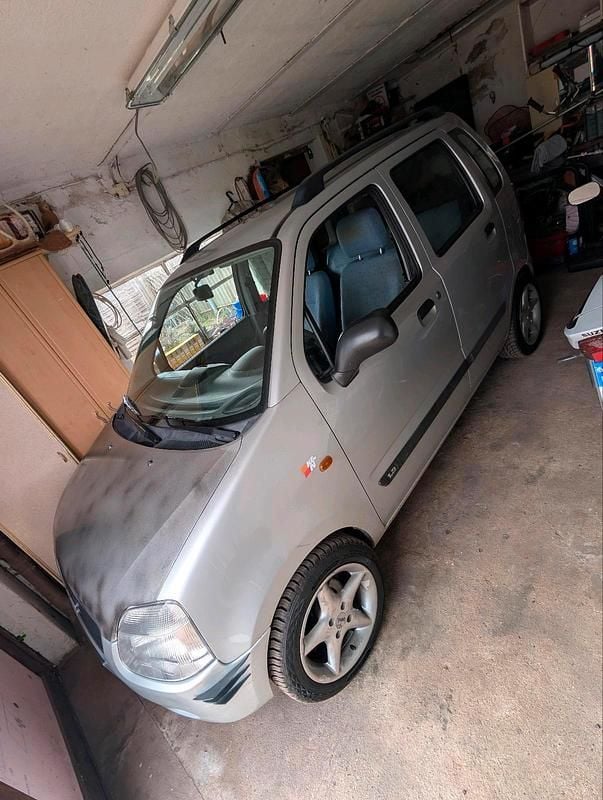 Gebraucht Suzuki Wagon R+ 77 PS (56 kW) 2001 Silber Van / Kleinbus