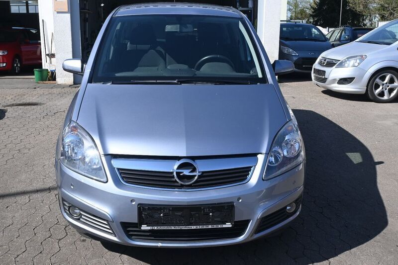 Silber Gebraucht 2006 Opel Zafira Edition Van / Kleinbus | 6.498 € (Teuer) - Bild 1/4