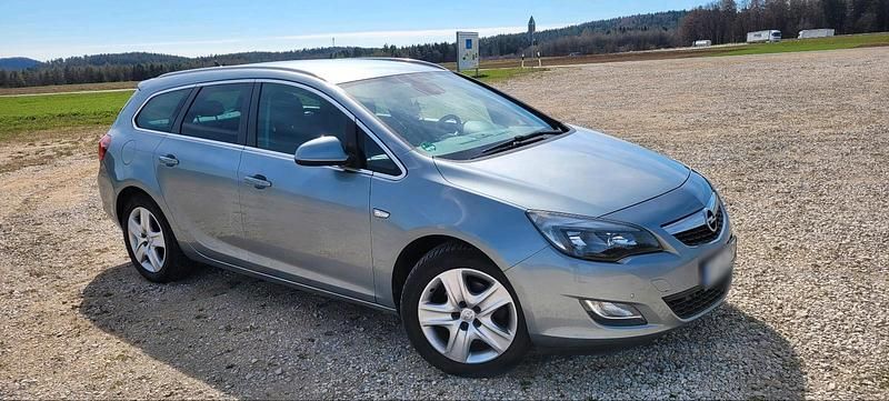 Second-hand Opel Astra 125 CP (91 kW) 2011 Gri Berlinǎ