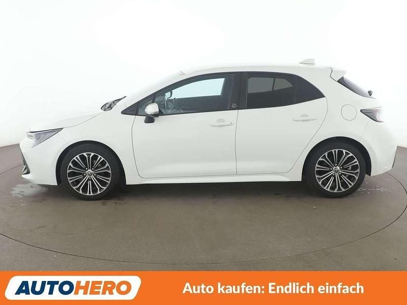Gebraucht Toyota Corolla Team 116 PS (85 kW) 2021 Weiß Limousine