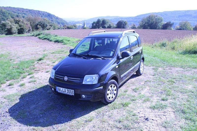 Schwarz Gebraucht 2010 Fiat Panda Kleinwagen | 3.800 € (Teuer) - Bild 1/4