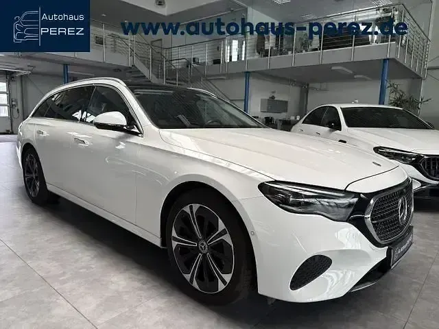Gebraucht Mercedes E300 Avantgarde 197 PS (144 kW) 2024 Kombi