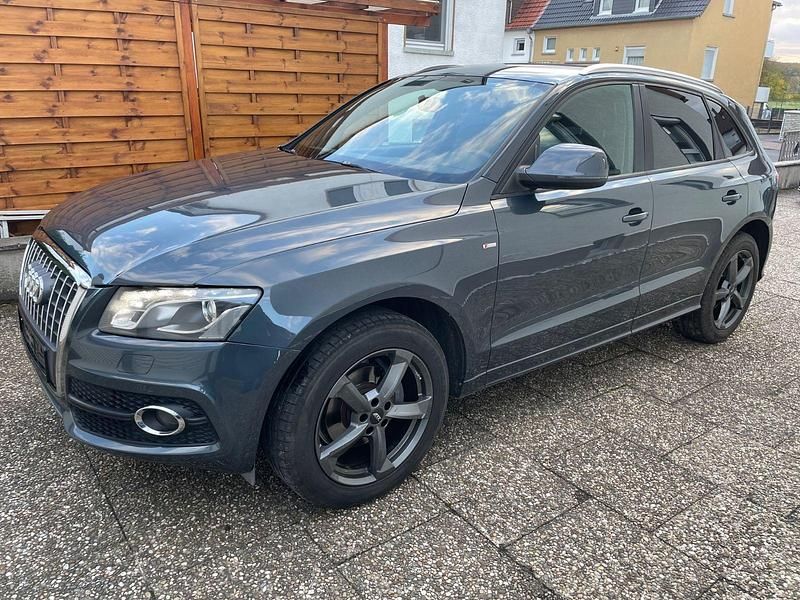 Grau Gebraucht 2009 Audi Q5 S-Line SUV | 9.250 € (Guter Preis) - Bild 1/4