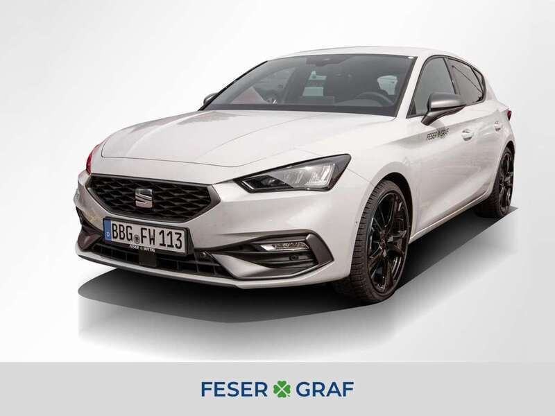 Glacial weiß metallic Gebraucht 2024 Seat Leon FR Limousine | 31.650 € (Etwas zu teuer) - Bild 1/4