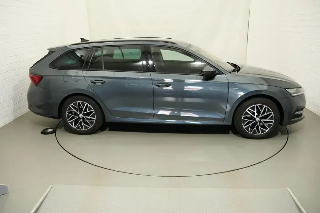 Gebraucht Skoda Octavia Clever 150 PS (110 kW) 2021 Grau Kombi