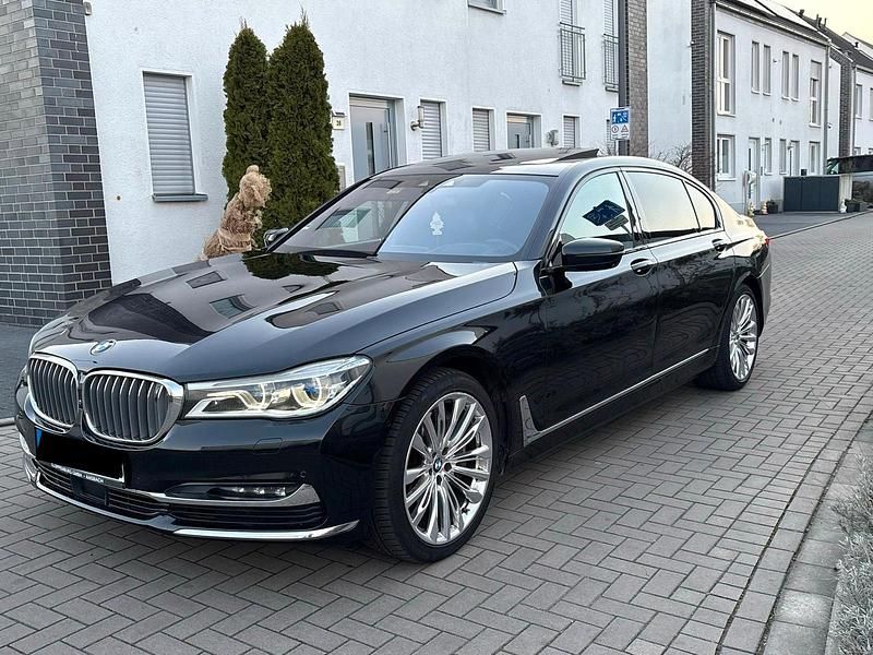 Gebraucht BMW 750L 400 PS (294 kW) 2018 Schwarz Limousine