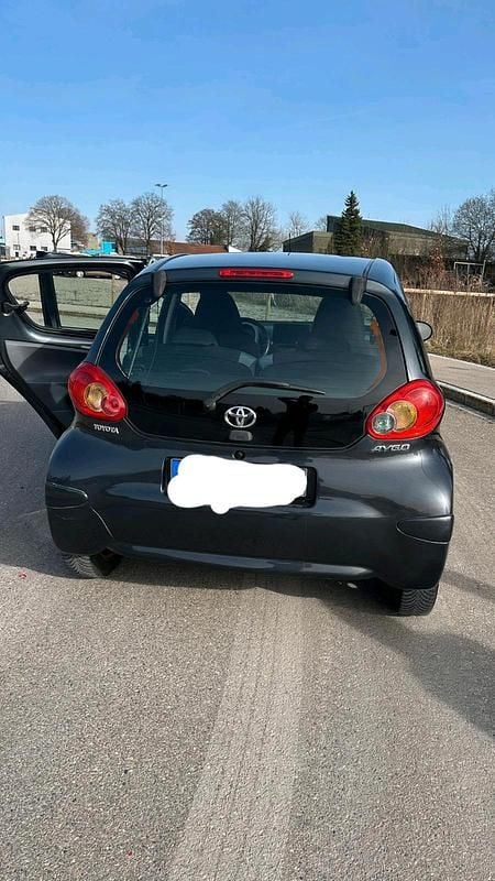 Gebraucht Toyota Aygo 67 PS (49 kW) 2006 Grau Kleinwagen