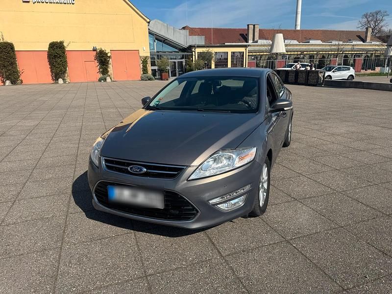 Gebraucht Ford Mondeo 163 PS (119 kW) 2013 Limousine
