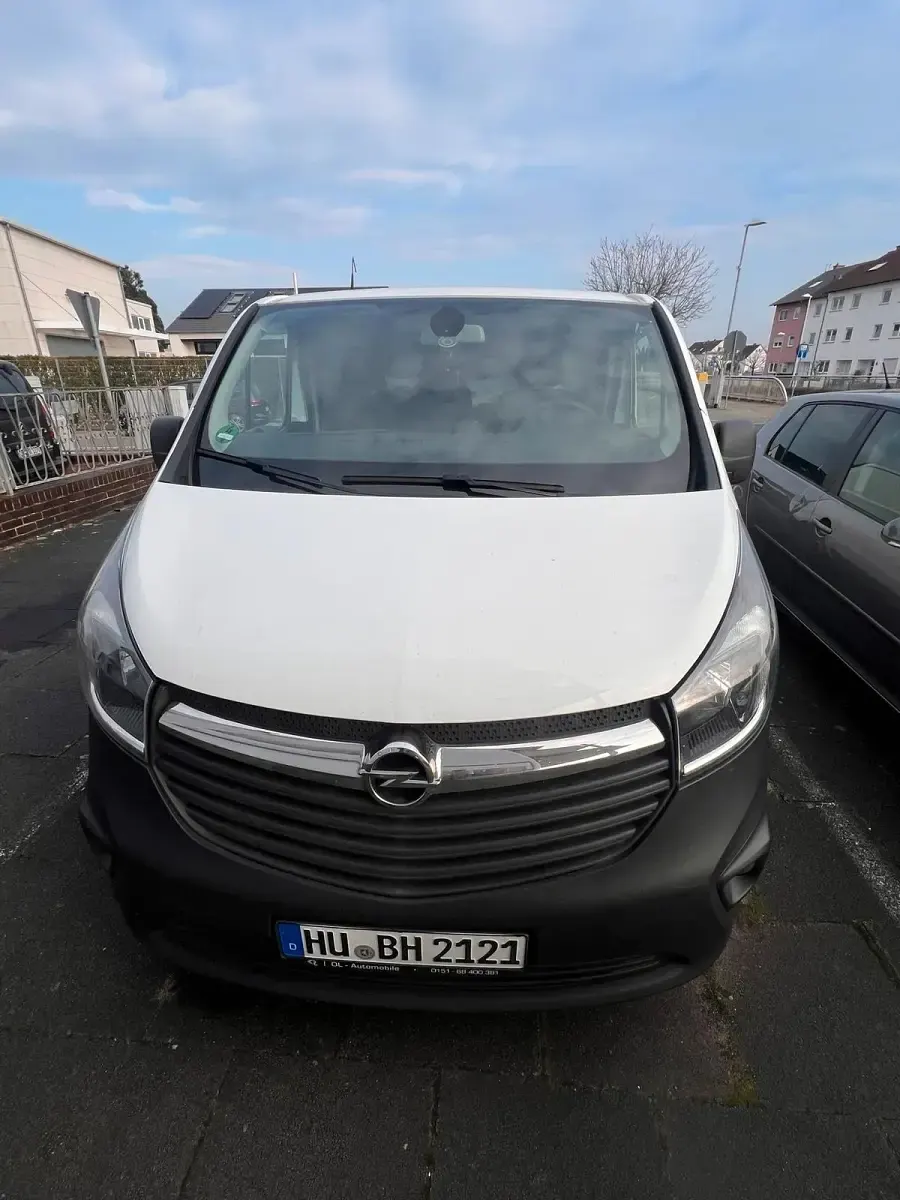Gebraucht Opel Vivaro 100 PS (73 kW) 2017 Weiß Van / Kleinbus
