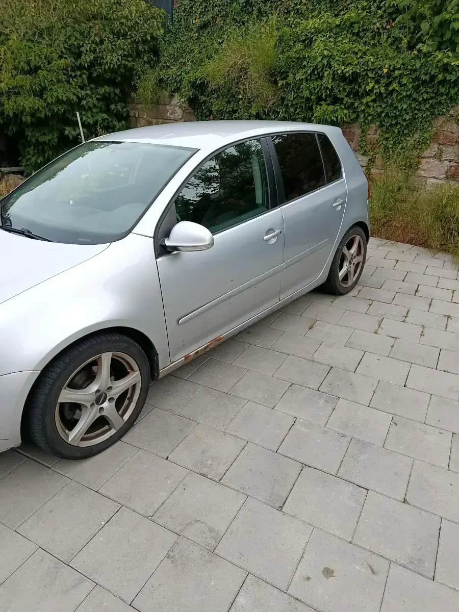 Gebraucht VW Golf V 85 PS (62 kW) 2005 Silber Kleinwagen