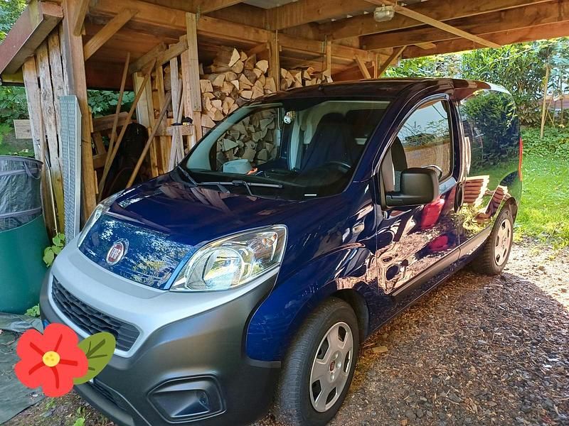 Blau Gebraucht 2021 Fiat Fiorino Van / Kleinbus | 12.000 € - Bild 1/2