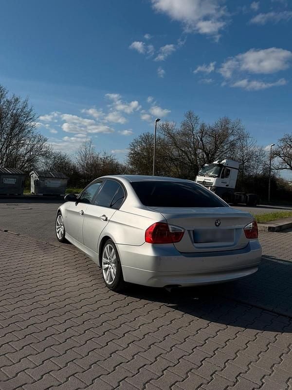 Gebraucht BMW 320 150 PS (110 kW) 2006 Silber Limousine