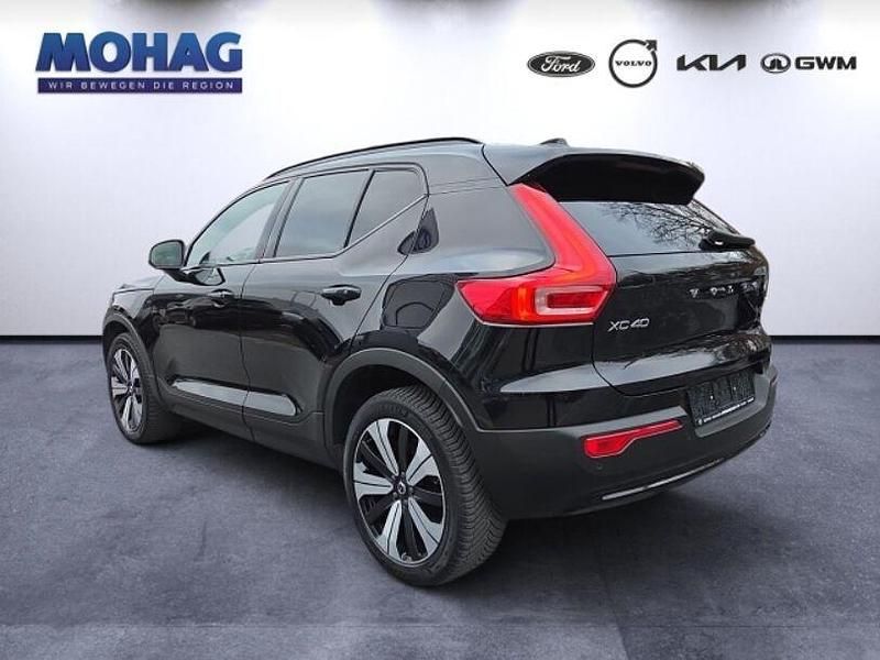 Second-hand Volvo XC40 Core 169 kW (231 CP) 2022 Negru SUV