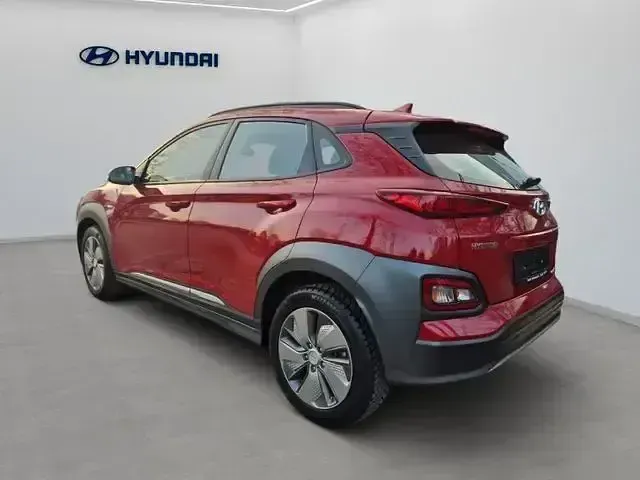 Gebraucht Hyundai Kona 100 kW (136 PS) 2019 Rot SUV