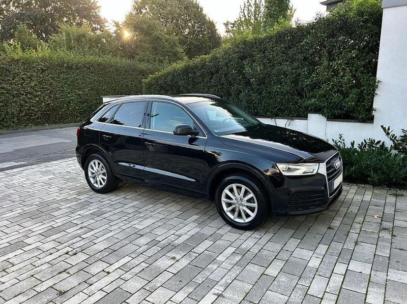 Schwarz Gebraucht 2018 Audi Q3 Basis SUV | 17.850 € (Guter Preis) - Bild 1/4