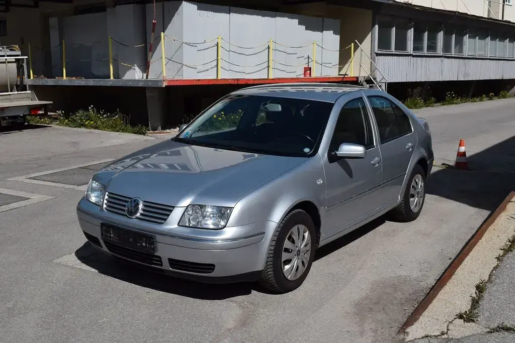 Gebraucht VW Bora Highline 105 PS (77 kW) 2003 Silber Limousine