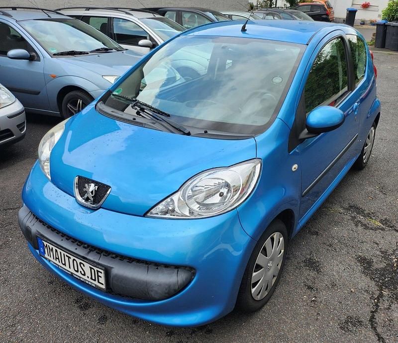Blau Gebraucht 2006 Peugeot 107 Kleinwagen | 2.489 € (Teuer) - Bild 1/4