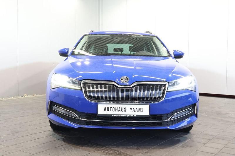 Gebraucht Skoda Superb Ambition 218 PS (160 kW) 2022 Blau Limousine