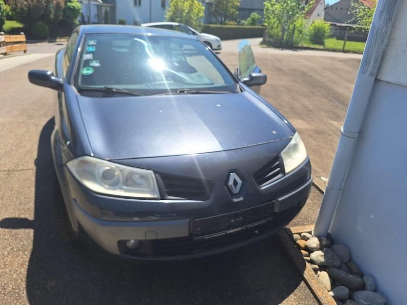 Grau Gebraucht 2006 Renault Mégane Cabriolet Exception Cabrio | 550 € (Superpreis) - Bild 1/4