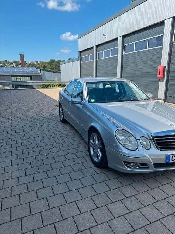 Gebraucht Mercedes E200 Avantgarde 184 PS (135 kW) 2007 Limousine
