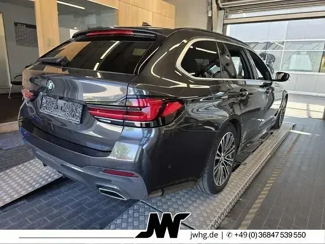 Gebraucht BMW 540 M Sport 340 PS (250 kW) 2022 Sophistograu brillanteffekt me Kombi