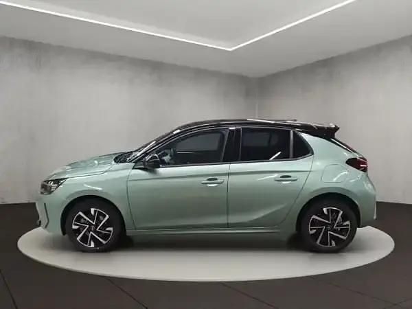 Neu Opel Corsa 110 PS (80 kW) 2026 Eukalyptus grün (metallic) Limousine