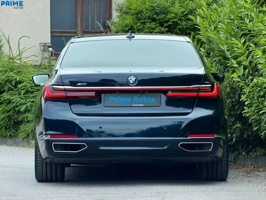 Gebraucht BMW 730L Executive 265 PS (194 kW) 2020 Blau Limousine